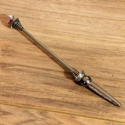 Pincho delantero de carretera de liberación rápida Zipp Titanium 100 gris 28 g Foto 1 de 4