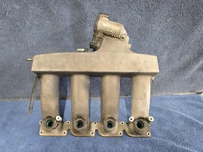 Audi A4 Quattro 2001 1,8 turbo colector de admisión superior y carrocería del acelerador Foto 1 de 4