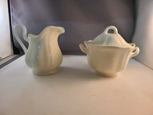 Zuccheriera Wedgwood Queens Shape England alta 4 1/8" e cremoso alta 4 1/2" - Foto 1 di 11