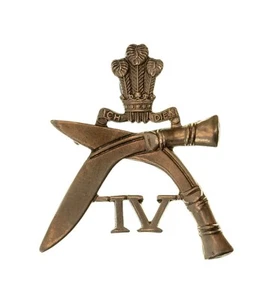 4to Príncipe de Gales Propio Rifles Gurkha Gorra Insignia Metal Blanco - Imagen 1 de 1