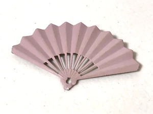 Vintage emaillierte rosa Metall Handfächer Brosche Anstecknadel Modeschmuck Nachlass - Bild 1 von 6