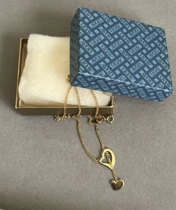 Avon Captured Heart Necklace Gold Tone Finish 17 inch - Picture 1 of 4