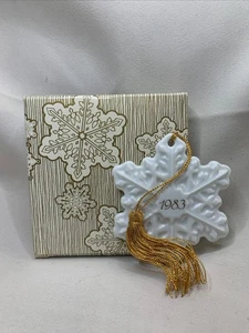 Christmas Ornament Snowflake Avon 1983 Christmas Remembrance Ceramic - Picture 1 of 5