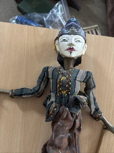 Wayang Golek Puppen Holz Indonesisch Balinesisch Holz Handpuppe Kunst Geschnitzt  - Bild 1 von 14
