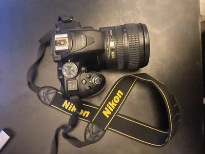 Cámara digital Nikon D5300 24,2 MP SLR - negra (18/24-70 mm f/3,5-5,6G ED VR) Foto 1 de 4