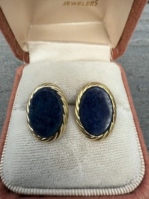 Brincos vintage de ouro amarelo 14K com borda redemoinho de lápis-lazúli 1,5 cm por 1 cm - Imagem 1 de 4