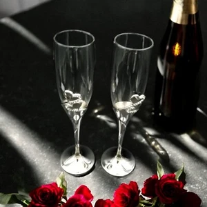 Set of 2 Tall Stemmed Champagne Toasting Glasses Silvertone Hearts Love Wedding - Picture 1 of 6