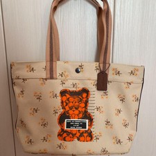 coach gummy bear pouch