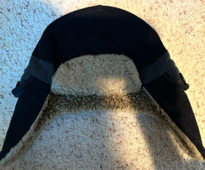 GAP KIDS black WINTER HAT S/M EAR FLAP TRAPPER - Picture 1 of 4