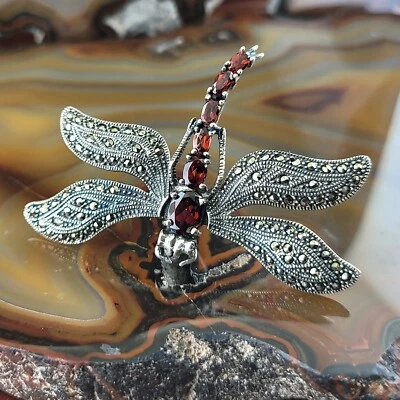 ВИНТАЖНЫЙ KTH 925 Серебряный Гранат Марказит Стрекоза Движущиеся Крылья - Изображение 1 из 4