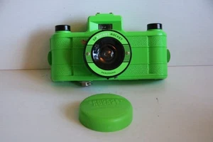 Lomography Sprocket Rocket 35mm Film Camera Green - Picture 1 of 8