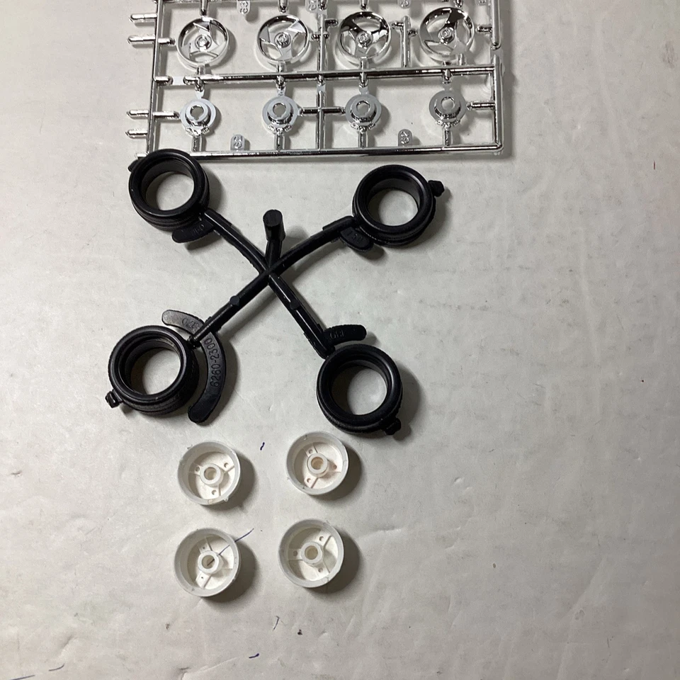 AMT/ERTL,  Dodge, Viper  Tires and Wheels, , Tires and Wheels, Scale. 1/24 - Image 1 of 4