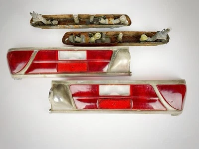 Luz trasera izquierda derecha mercedes-benz 220s 220sb 220se 300se sedán w111 w112 años 60 Foto 1 de 4