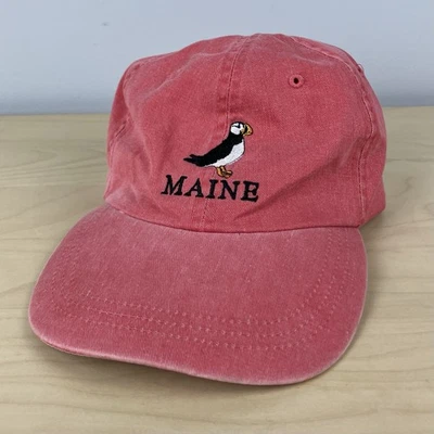 Sombrero de papá Maine frailecillo con correa de cuero rosa logotipo bordado Foto 1 de 4