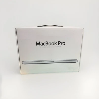 Apple MacBook Pro 15.4" A1286 i7 2.2GHz 4GB 500GB Alta Risoluzione Lucido - Usato - Immagine 1 di 4