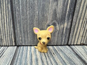 Mini Chihuahua Hund Figur Spielzeug Sammlerstück - Bild 1 von 3