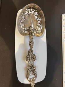 Sterling Silver repousse Pierced Heart serving spoon 8 1/4" SILVERCRAFT 109GR - Picture 1 of 4