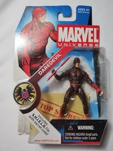 (2010) Marvel Universe: DAREDEVIL (dunkelrote Variante) 3,75" Actionfigur Neu - Bild 1 von 10