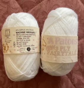 2x 25 Gm PATONS White 3 Ply FAIRYTALE 60% Acrylic 49% Nylon Shade 2540 Dyelot16 - Picture 1 of 4