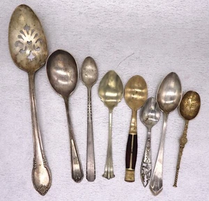 Lotto servizio cucchiai vintage antico piatto argento 800 ottone e bronzo e altro - Foto 1 di 16