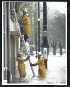 2013 -- FEUERWEHREINSATZ IN ÜBERSCHWEMMTEN ULLINS 2005. 4B782 - Bild 1 von 1