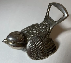 Vintage figürlicher offener Flügel Spatz Vogel Metall Flaschenöffner 2-fach BarWare Küken - Bild 1 von 5