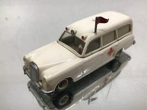 TEKNO DENMARK 731 732 MERCEDES BENZ 220S AMBULANCE -WHITE 1:50- FAIR - 436 - Imagen 1 de 7