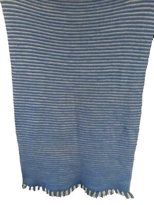 Manta afgana vintage de ganchillo azul blanco a rayas 53" x 36" abuela Foto 1 de 4