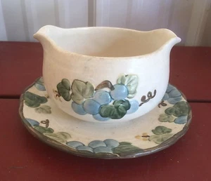 Metlox Poppytrail Gravy Boat Creame Blue Grapes Pottery Made In California - Picture 1 of 4
