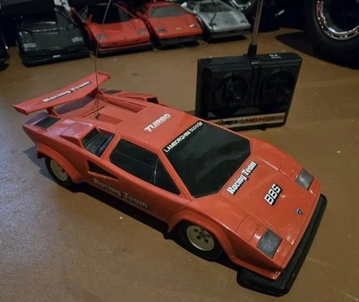 LAMBORGHINI COUNTACH 5000QV RADCON RC  1/16 Scale Used Untested With Remote - Image 1 of 4