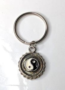 Vintage Small bottle cap shaped Yin Yang keychain - Picture 1 of 3