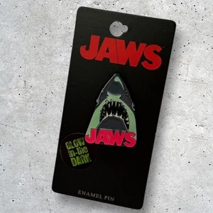 UNIVERSAL MOVIES Jaws The Movie Glow in the Dark Enamel Pin - Picture 1 of 2