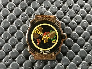 PINS PIN BADGE MONTRE WATCH BENETTON - Picture 1 of 1