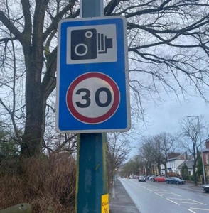 30mph Speed Camera Sign. Post Mounted Aluminium Reflective. Full Size Road Sign. - Picture 1 of 4