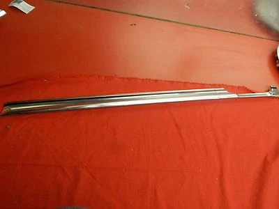 Moldura de puerta trasera superior derecha Ford Galaxie 500 500 XL 63 USADO #C3AZ-5425540-A  Foto 1 de 4