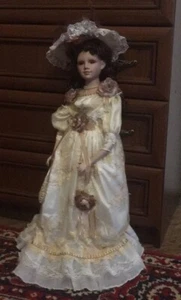 Sammlerstück Vintage große Puppe, Biskuitporzellan, Handarbeit, 72 cm. - Bild 1 von 15