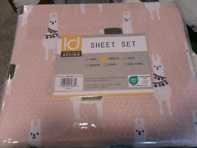 New  Twin XL Size Sheet Set ** Llamas on pale pink ** 867 - Image 1 of 2