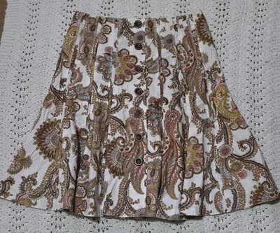 Cabi Women's Size 10 Paisley Panel Flare Full Skirt with Button Detail Tropical - Image 1 of 4