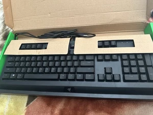 Razer Cynosa Chroma RZ03-0226 RGB Color Changing Wired Full Size Gaming Keyboard - Picture 1 of 2