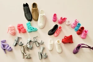 Barbie Fashion Doll Scarpe SINGOLE Lotto di 25 Ken Skipper Chelsea Baby NO PAIA - Foto 1 di 5