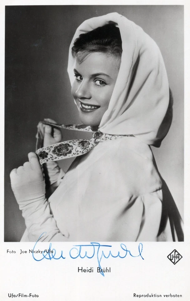 Heidi Brühl+ - original signierte UFA Karte FK 4121 - Bild 1 von 1