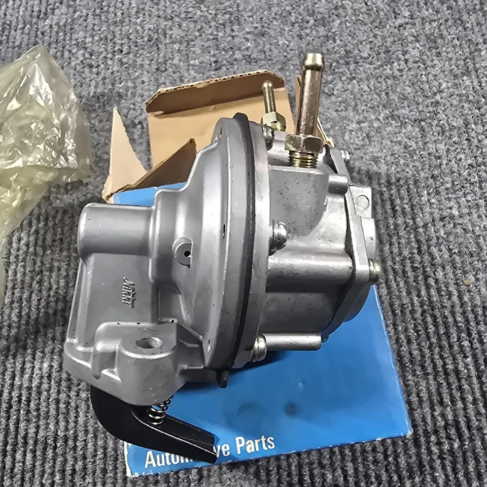 Bomba de combustible mecánica TRW Nikki Japón para Toyota Corolla 2T-C 1978-79 55448 Foto 1 de 4