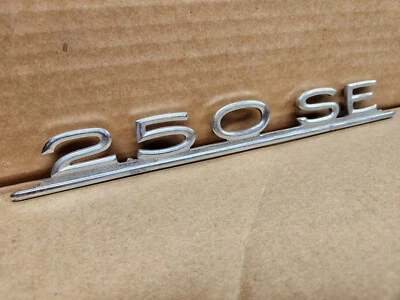 Mercedes-benz w112 w111 w108 w109 250se 250 se emblema maletero vintage Foto 1 de 4