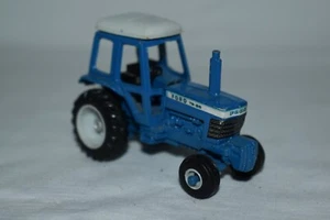 Ertl 1:64 Ford TW-20 Tractor w/Cab - Picture 1 of 3