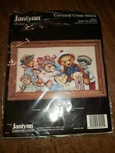 JANLYNN COUNTED CROSS STITCH BEAR COLLECTOR 89-51 OPENED 100% COMPLETE - Bild 1 von 3