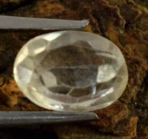 Béryl blanc ( goshénite ) naturel du Brésil - 2,10 carats avec certificat . - Imagen 1 de 3
