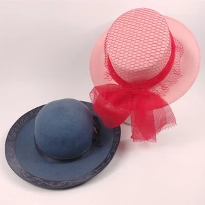 2 Ladies Hats Vintage Arregui Extra Blue Pink Unon Made 58 5-1/2 - Picture 1 of 12