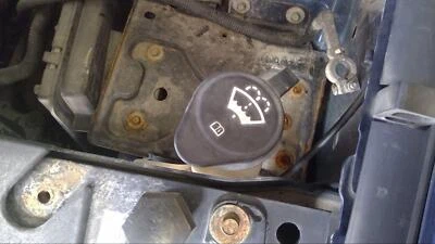 Used Washer Fluid Reservoir fits: 2010 Gmc Sierra 2500 pickup  Grade A Foto 1 de 4