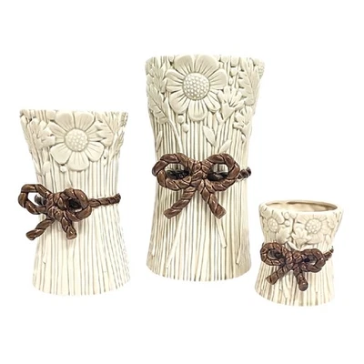 Fitz & Floyd Juego de 3 jarrones de girasol en relieve 3D crema con acento de cuerda marrón Foto 1 de 4