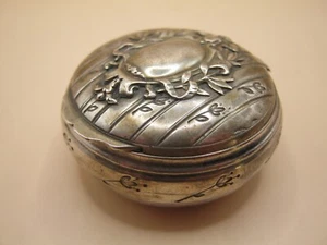 Antique Continental Silver Mirrored Compact With Original Powder Puff - Picture 1 of 9